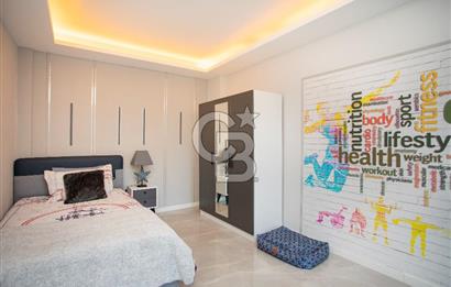 Foça Kocamehmetlerde Satılık 4+1 Dubleks Havuzlu Villa