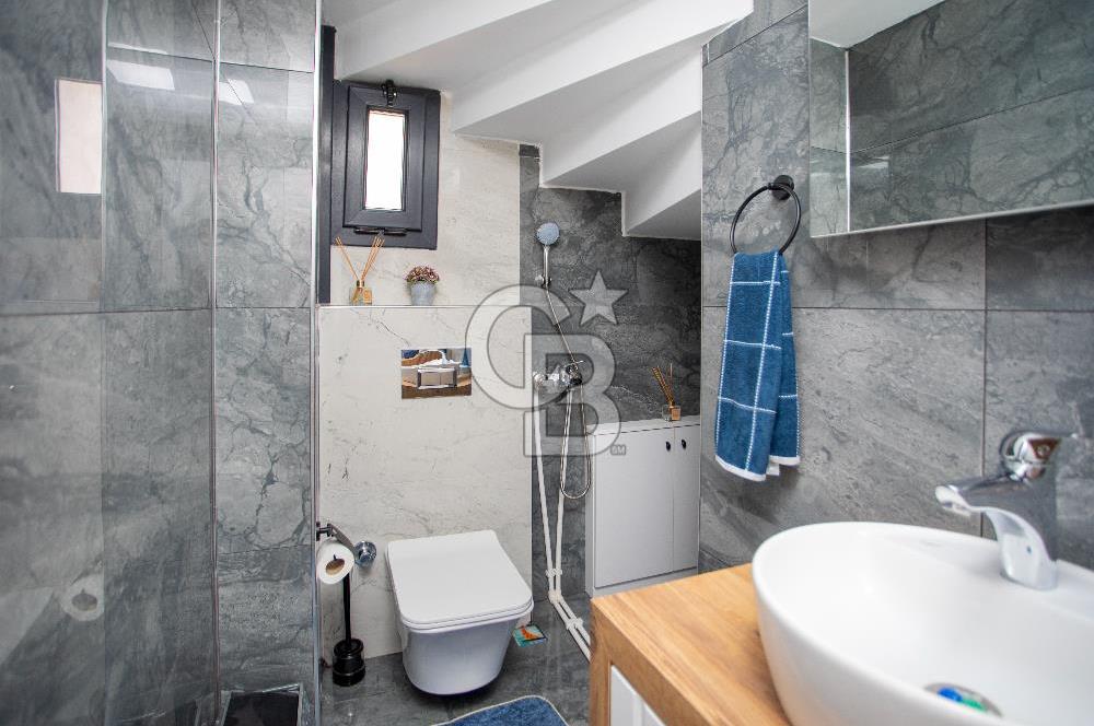 Foça Kocamehmetlerde Satılık 4+1 Dubleks Havuzlu Villa