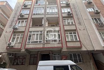Bahçelievler Merkezde Caddeye 3. Bina İçi Komple Yenilenmiş Satılık Daire