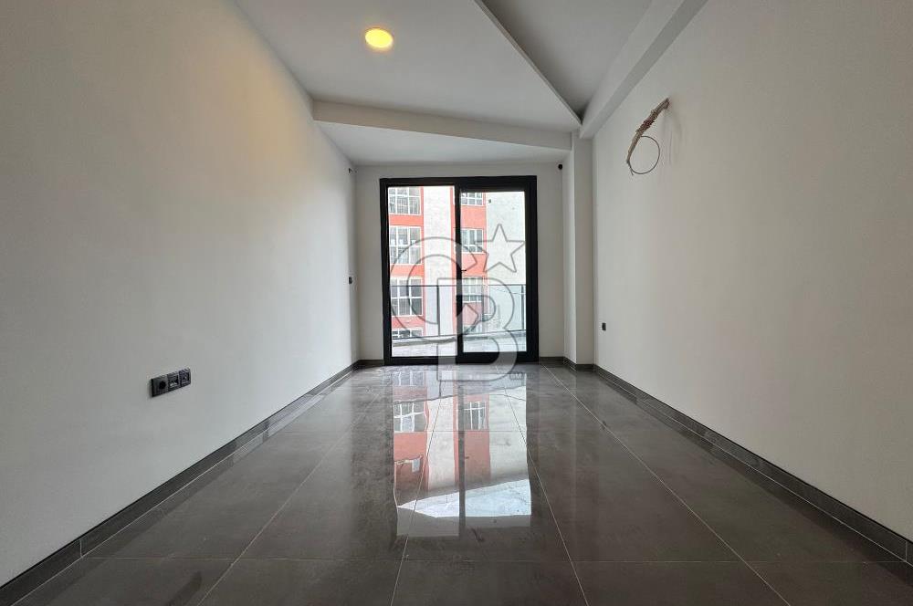 EDREMİT MEYDANDA OFİS KULLANIMINA UYGUN 1+1 SATILIK DAİRE