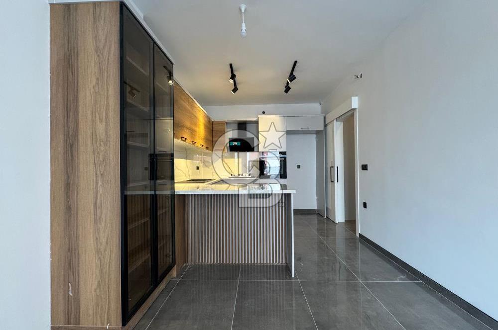 EDREMİT MEYDANDA OFİS KULLANIMINA UYGUN 1+1 SATILIK DAİRE