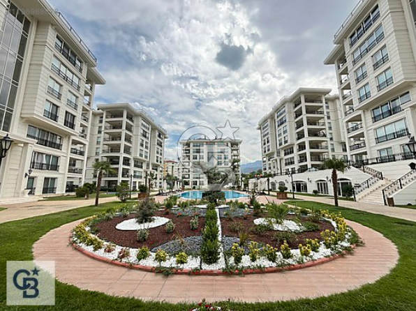Flora Park Residence' ta Bahçe Katı 4+1 Satılık 265m2 Daire