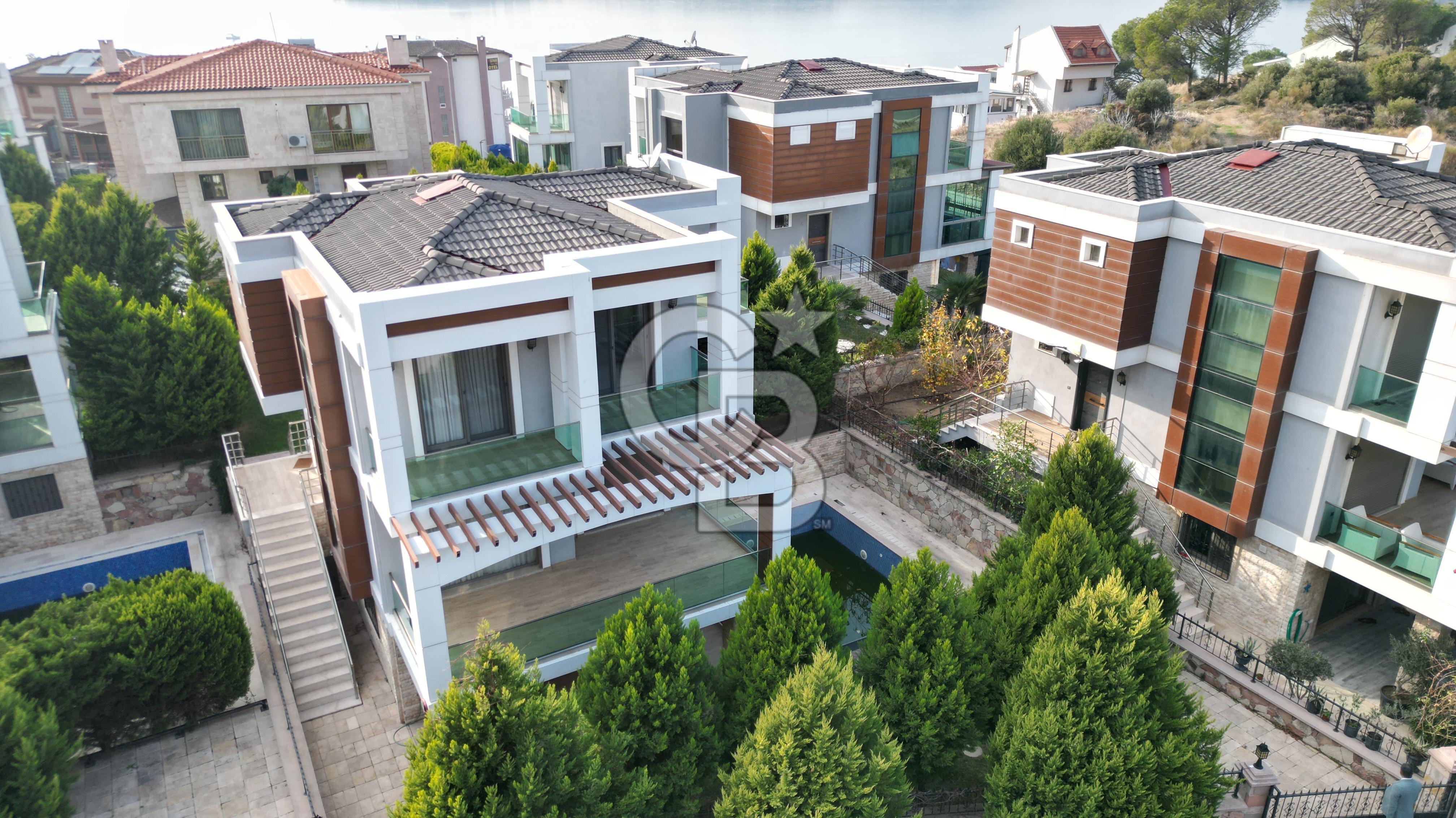 Müstakil Havuzlu Lüks Villa