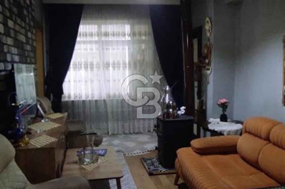 KEMAL TÜRKLER DE 2+1 ARAKAT MERKEZİ KONUMDA FIRSAT DAİRE