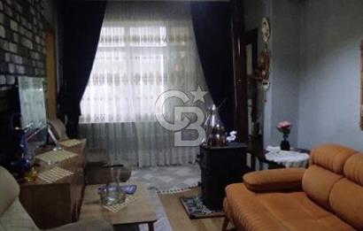 KEMAL TÜRKLER DE 2+1 ARAKAT MERKEZİ KONUMDA FIRSAT DAİRE