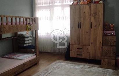 KEMAL TÜRKLER DE 2+1 ARAKAT MERKEZİ KONUMDA FIRSAT DAİRE