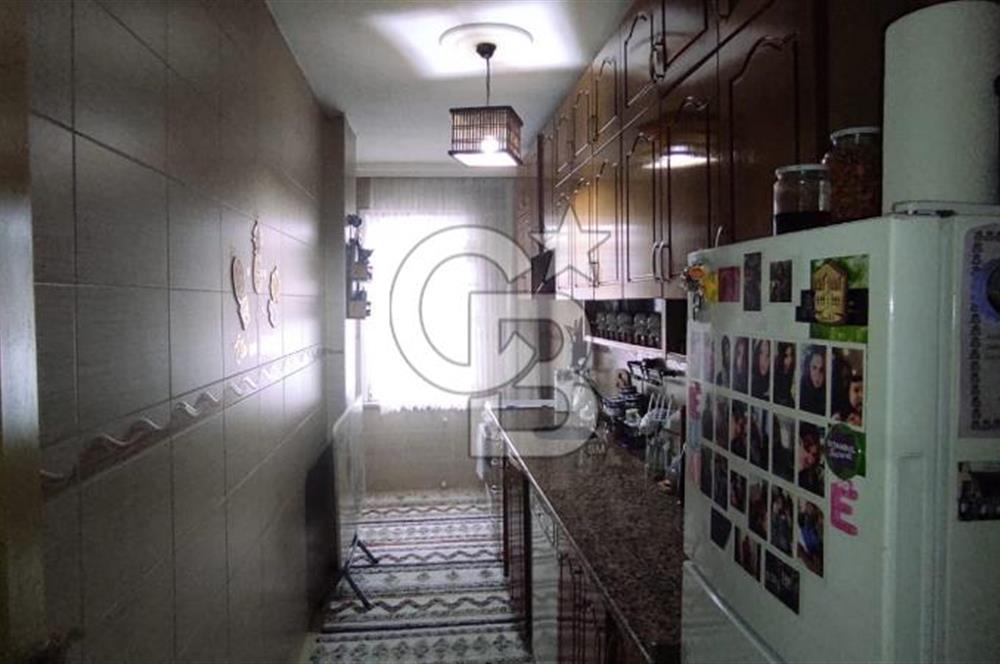 KEMAL TÜRKLER DE 2+1 ARAKAT MERKEZİ KONUMDA FIRSAT DAİRE