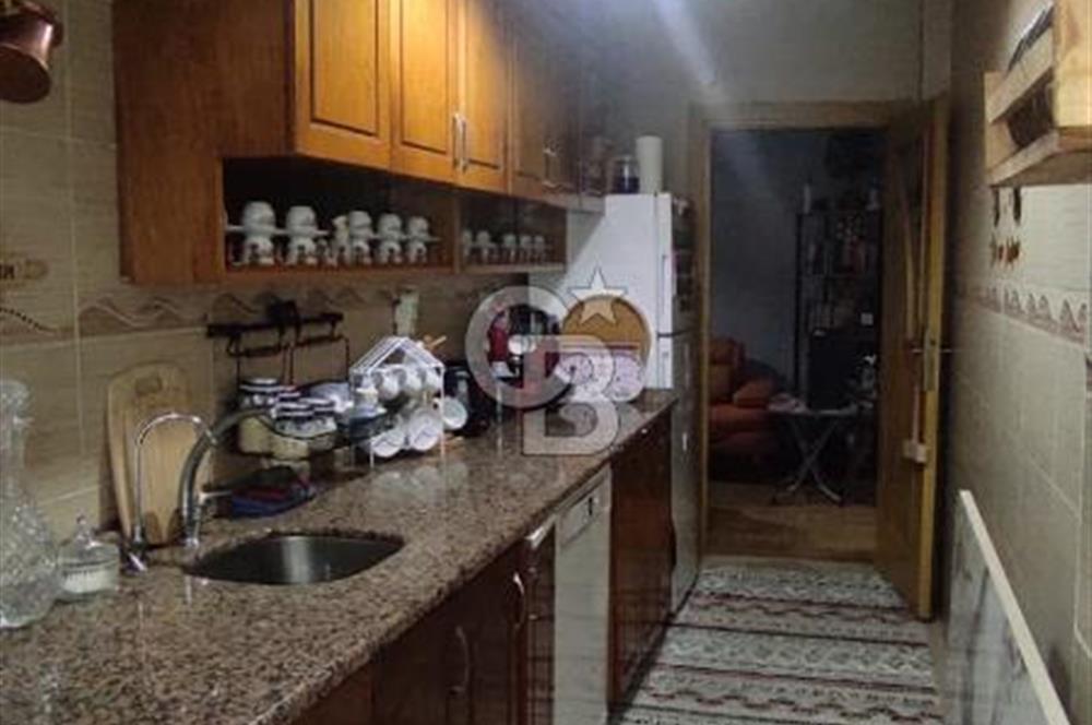 KEMAL TÜRKLER DE 2+1 ARAKAT MERKEZİ KONUMDA FIRSAT DAİRE