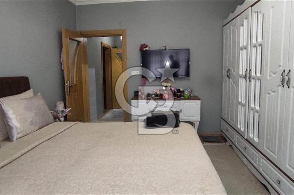 KEMAL TÜRKLER DE 2+1 ARAKAT MERKEZİ KONUMDA FIRSAT DAİRE