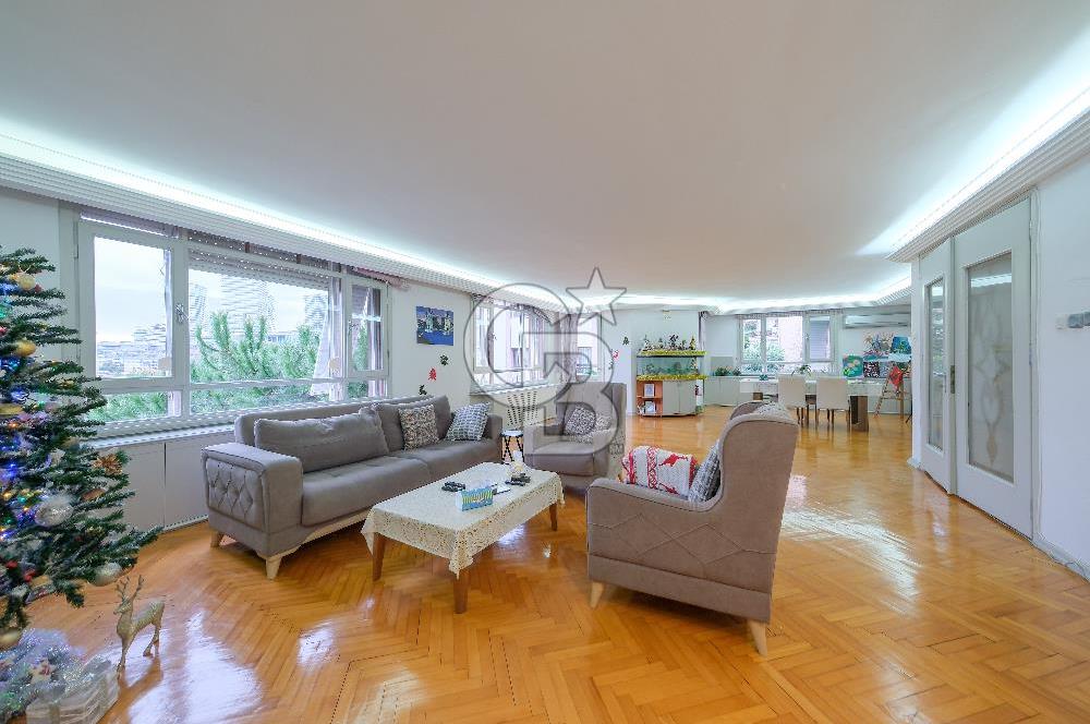 Satılık Yeni ulus sitesi 4+1 balkonlu arakat Daire