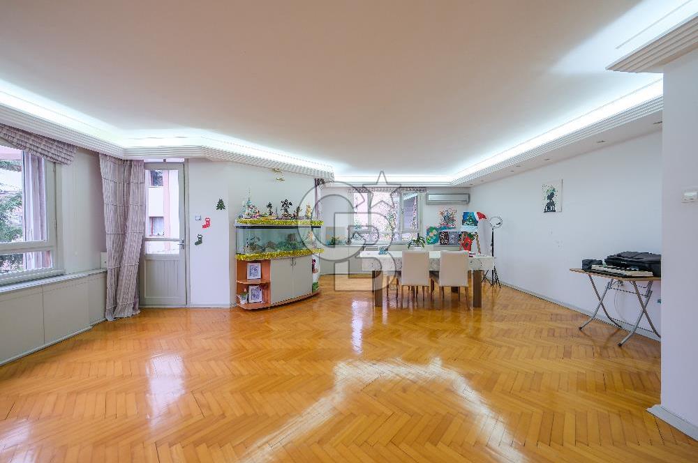 Satılık Yeni ulus sitesi 4+1 balkonlu arakat Daire