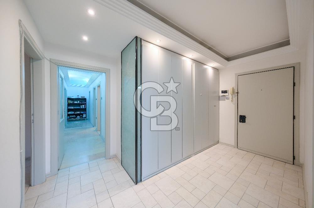 Satılık Yeni ulus sitesi 4+1 balkonlu arakat Daire
