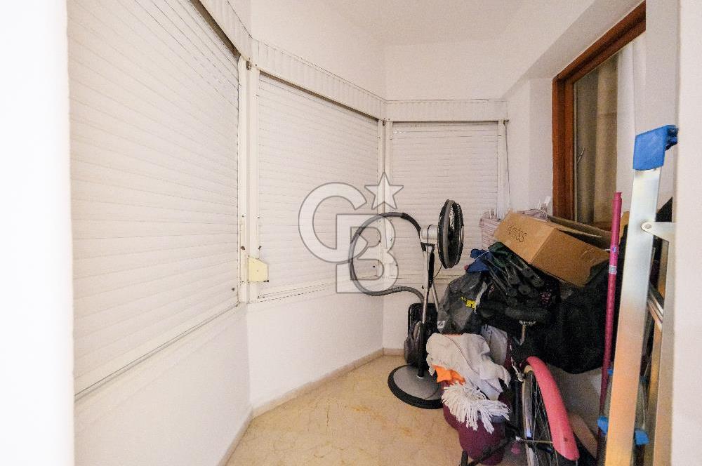 Satılık Yeni ulus sitesi 4+1 balkonlu arakat Daire