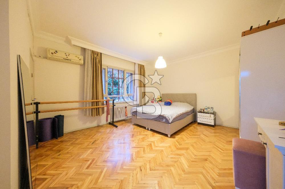 Satılık Yeni ulus sitesi 4+1 balkonlu arakat Daire