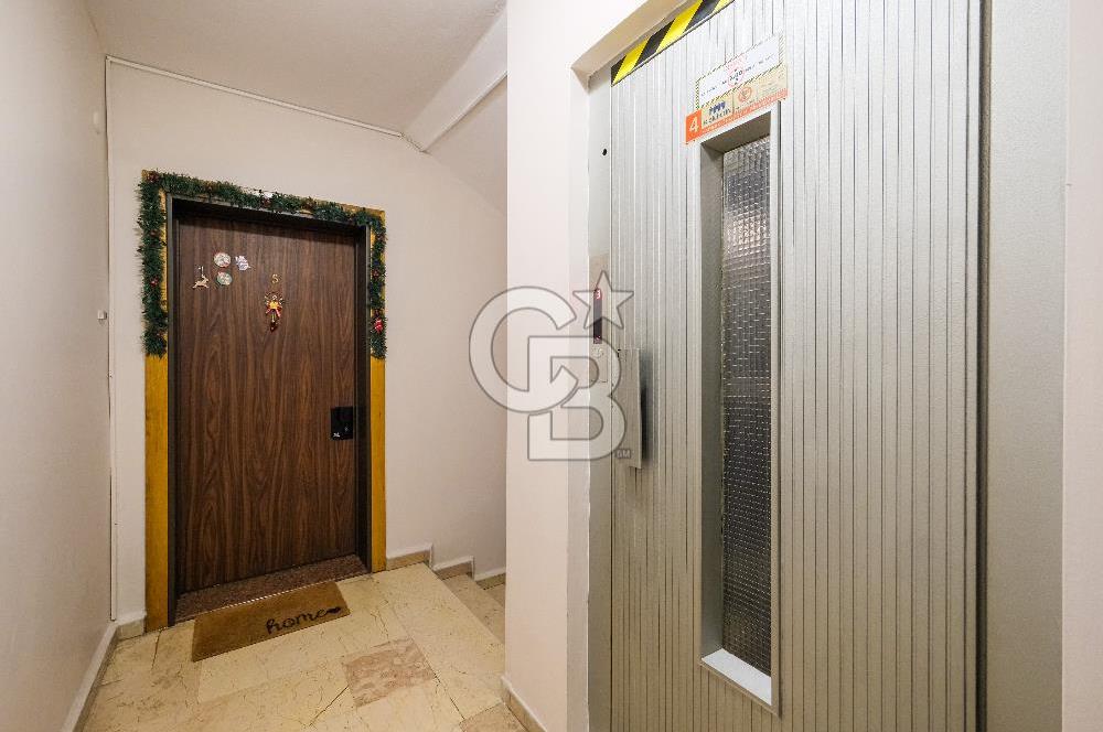 Satılık Yeni ulus sitesi 4+1 balkonlu arakat Daire