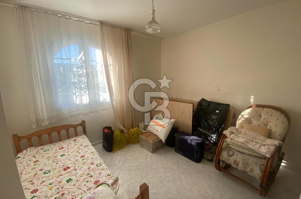 Urla Gülbahçede Deniz Manzaralı Satılık Villa