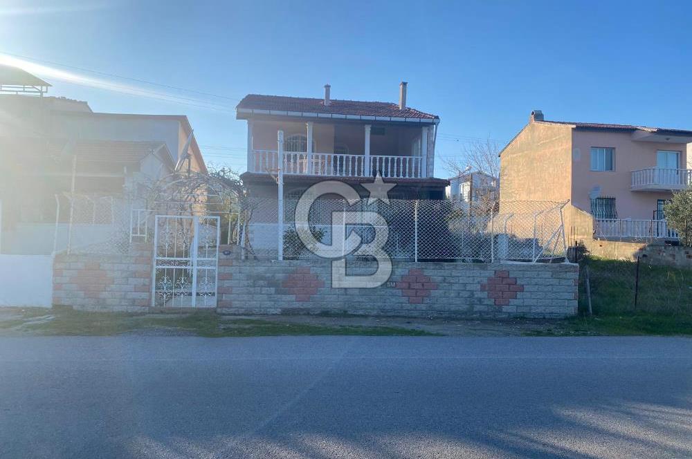 Urla Gülbahçede Deniz Manzaralı Satılık Villa