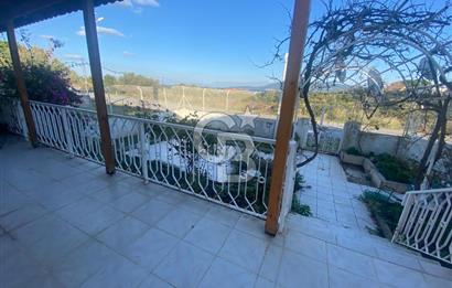 Urla Gülbahçede Deniz Manzaralı Satılık Villa