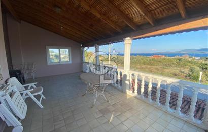 Urla Gülbahçede Deniz Manzaralı Satılık Villa