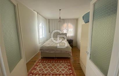 Urla Gülbahçede Deniz Manzaralı Satılık Villa