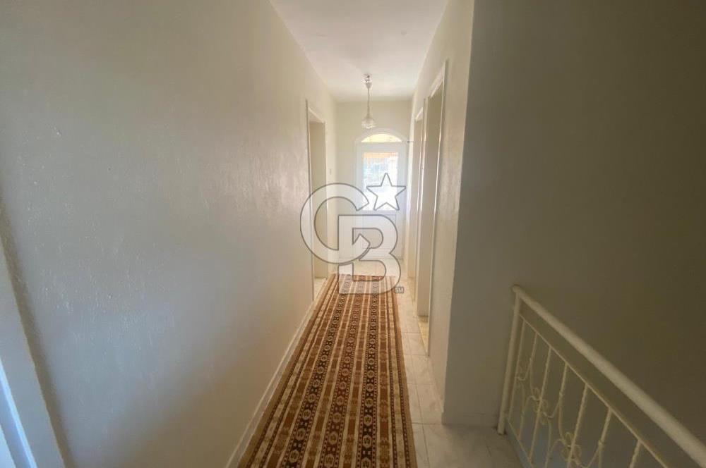 Urla Gülbahçede Deniz Manzaralı Satılık Villa