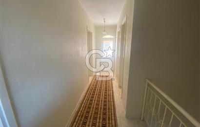 Urla Gülbahçede Deniz Manzaralı Satılık Villa