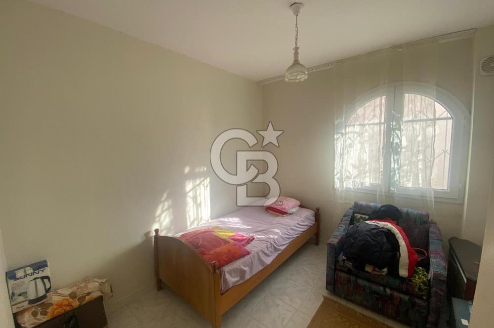 Urla Gülbahçede Deniz Manzaralı Satılık Villa