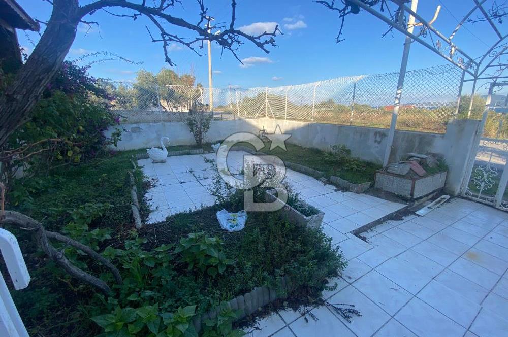 Urla Gülbahçede Deniz Manzaralı Satılık Villa