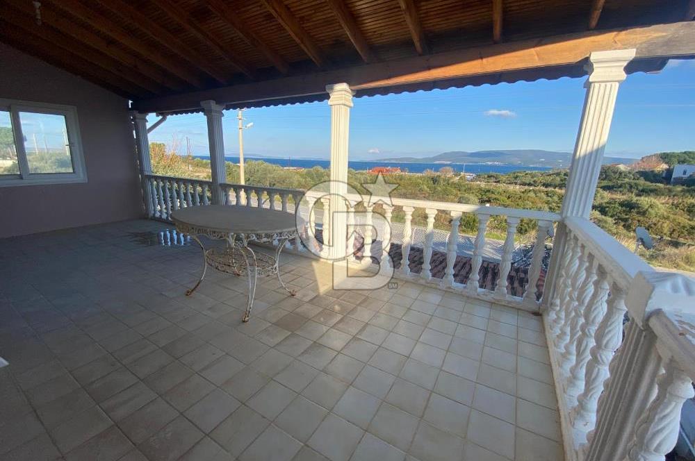 Urla Gülbahçede Deniz Manzaralı Satılık Villa