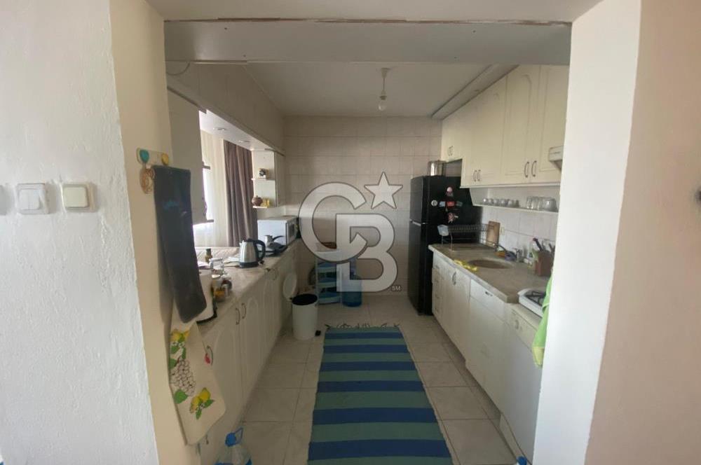 Urla Gülbahçede Deniz Manzaralı Satılık Villa