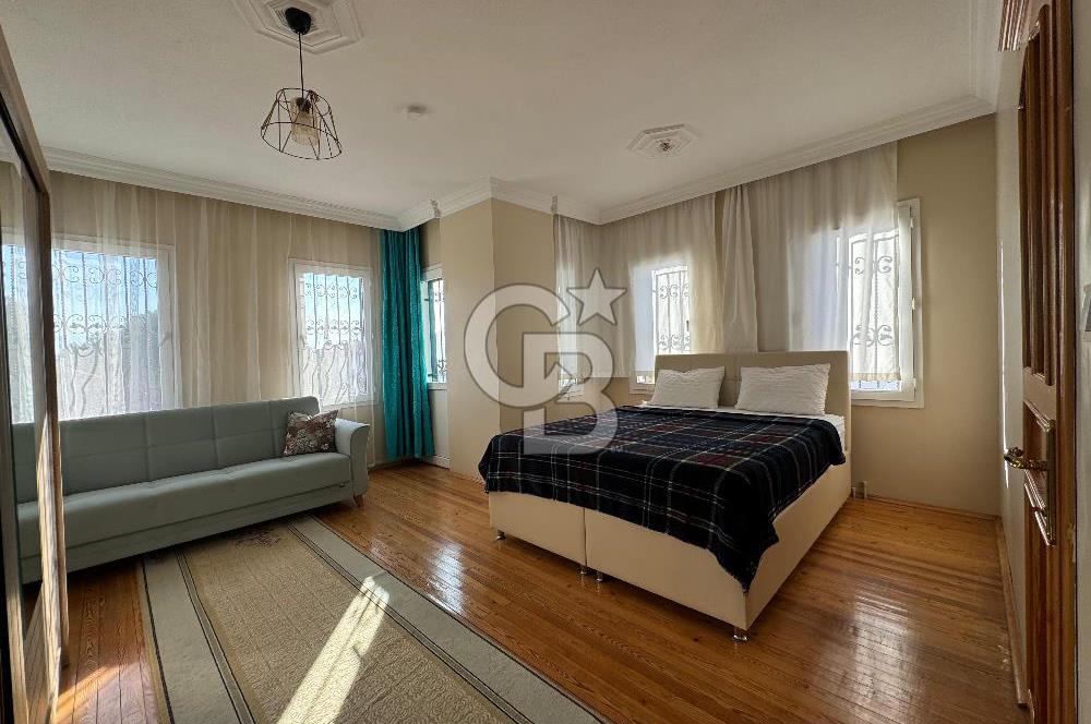 Cunda nın En Geniş ve Ferah Villası