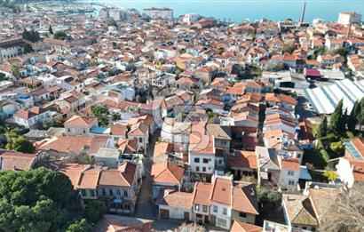 Ayvalık ın Kalbinde Satılık Taş Ev
