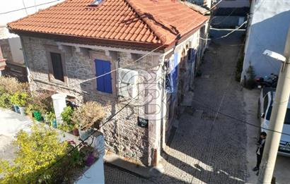 Ayvalık ın Kalbinde Satılık Taş Ev