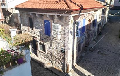 Ayvalık ın Kalbinde Satılık Taş Ev