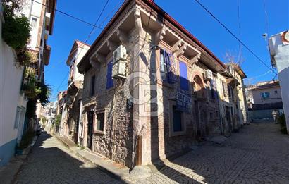 Ayvalık ın Kalbinde Satılık Taş Ev