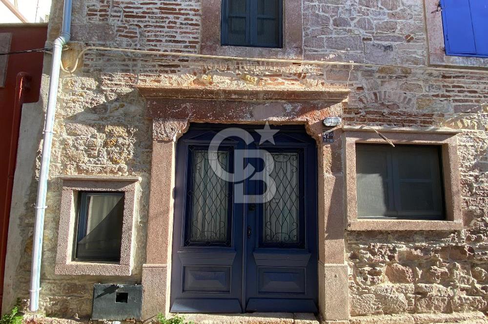 Ayvalık ın Kalbinde Satılık Taş Ev