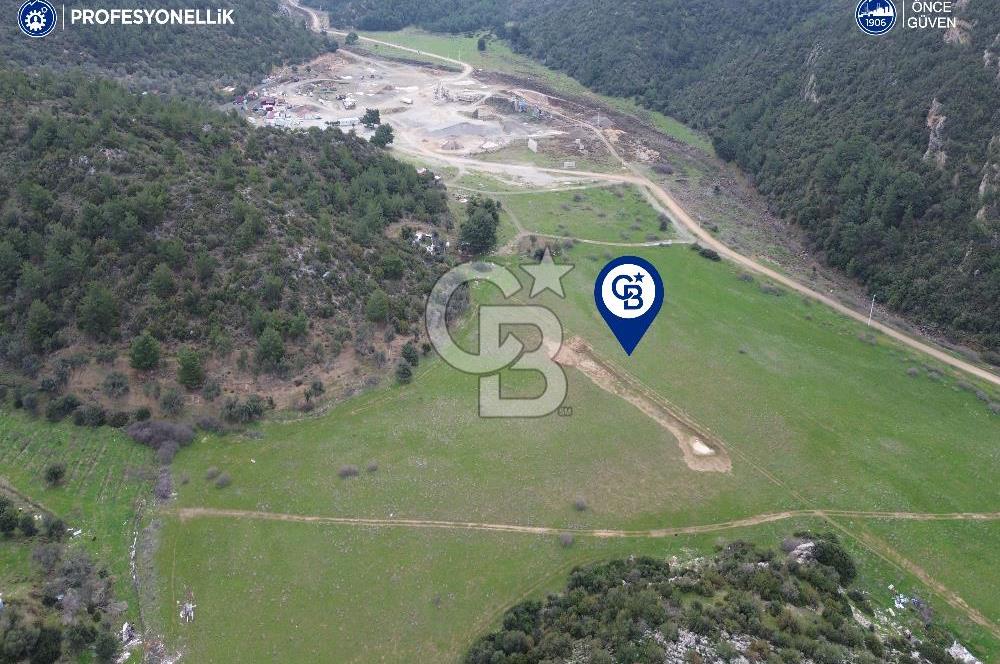 Karaburun Küçükbahçe'de Yerleşim Alanında 12.377 m2 Tarla