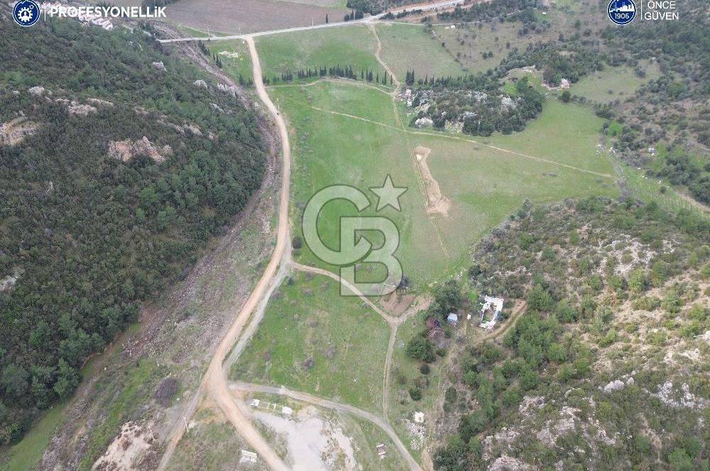 Karaburun Küçükbahçe'de Yerleşim Alanında 12.377 m2 Tarla