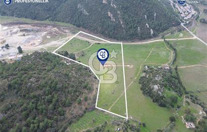 Karaburun Küçükbahçe'de Yerleşim Alanında 12.377 m2 Tarla