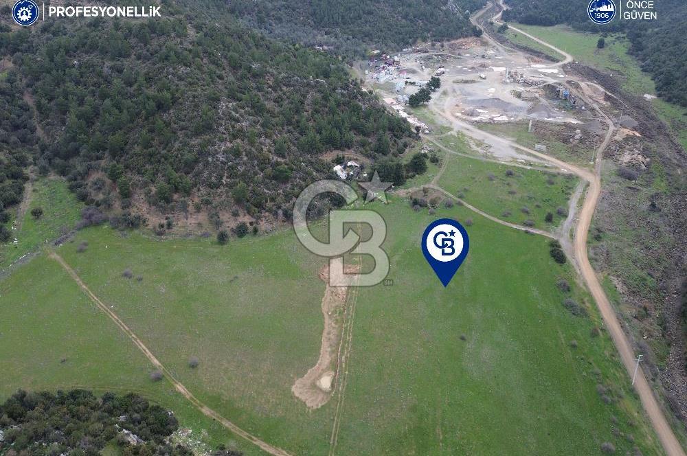 Karaburun Küçükbahçe'de Yerleşim Alanında 12.377 m2 Tarla