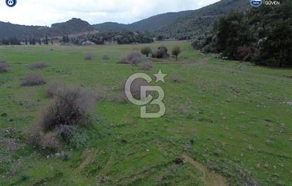 Karaburun Küçükbahçe'de Yerleşim Alanında 12.377 m2 Tarla
