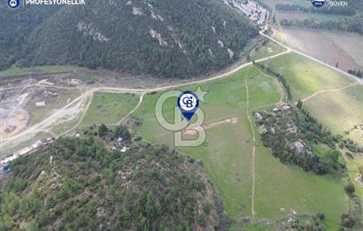 Karaburun Küçükbahçe'de Yerleşim Alanında 12.377 m2 Tarla