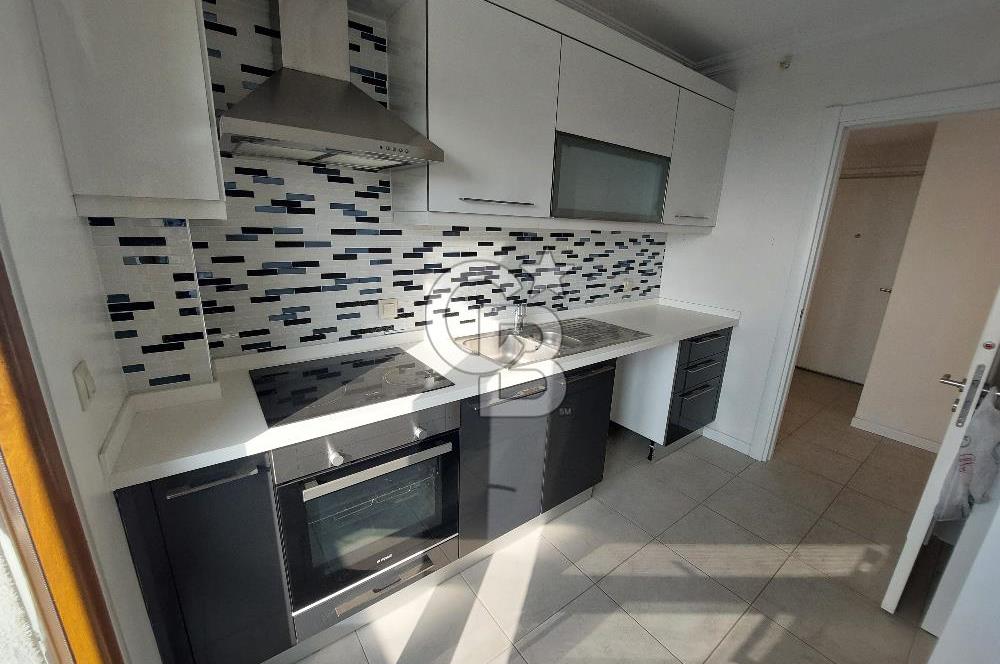 Pendik Portre Sahil boş deniz manzaralı satılık 3+1 daire