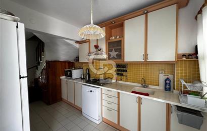 Havuzlu Site İçerisinde 3+1 Verandalı Bahçeli Villa
