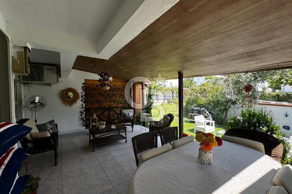 Havuzlu Site İçerisinde 3+1 Verandalı Bahçeli Villa