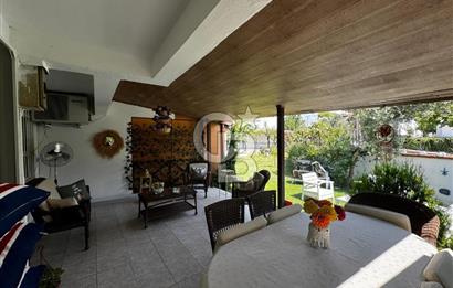 Havuzlu Site İçerisinde 3+1 Verandalı Bahçeli Villa
