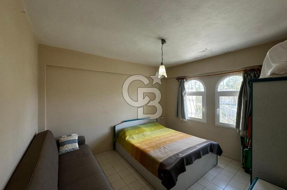Havuzlu Site İçerisinde 3+1 Verandalı Bahçeli Villa