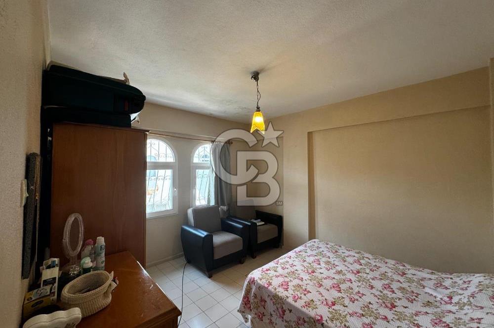 Havuzlu Site İçerisinde 3+1 Verandalı Bahçeli Villa