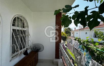 Havuzlu Site İçerisinde 3+1 Verandalı Bahçeli Villa
