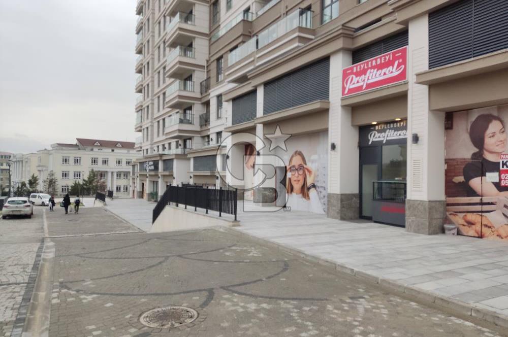 Bahçeşehir'de Hızla Büyüyen Bölge: Satılık Geniş Vitrinli Dükkan